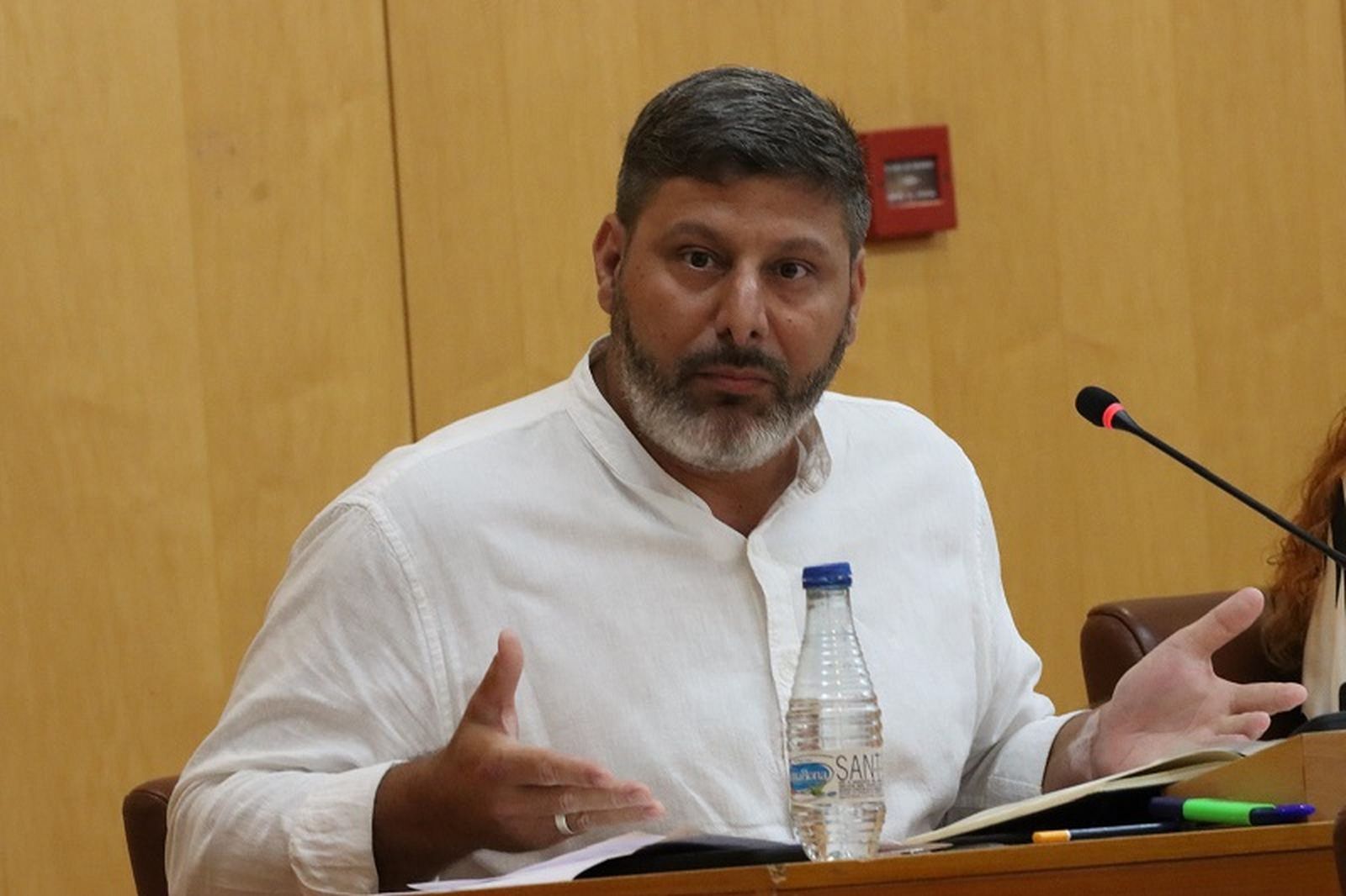 Mohamed Mustafa, durante el pleno | FOTO REDUAN