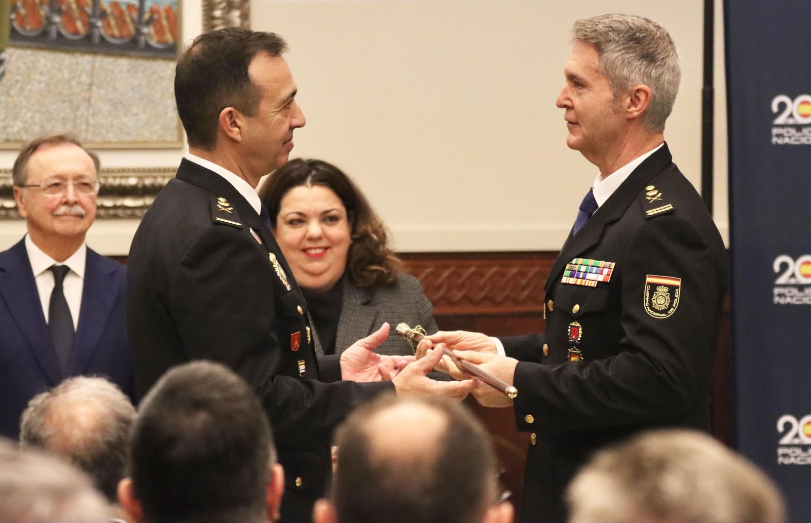 López Gordo entrega el bastón de mando a Eloy Román