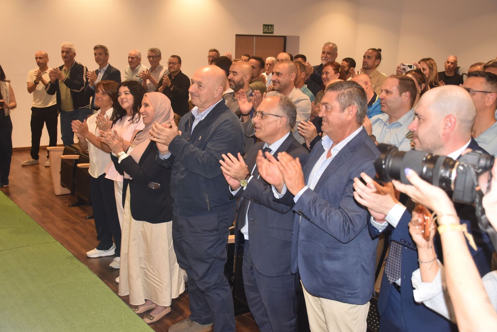 Emotivo homenaje a un emblema de Regulares: Vilal Ahmed