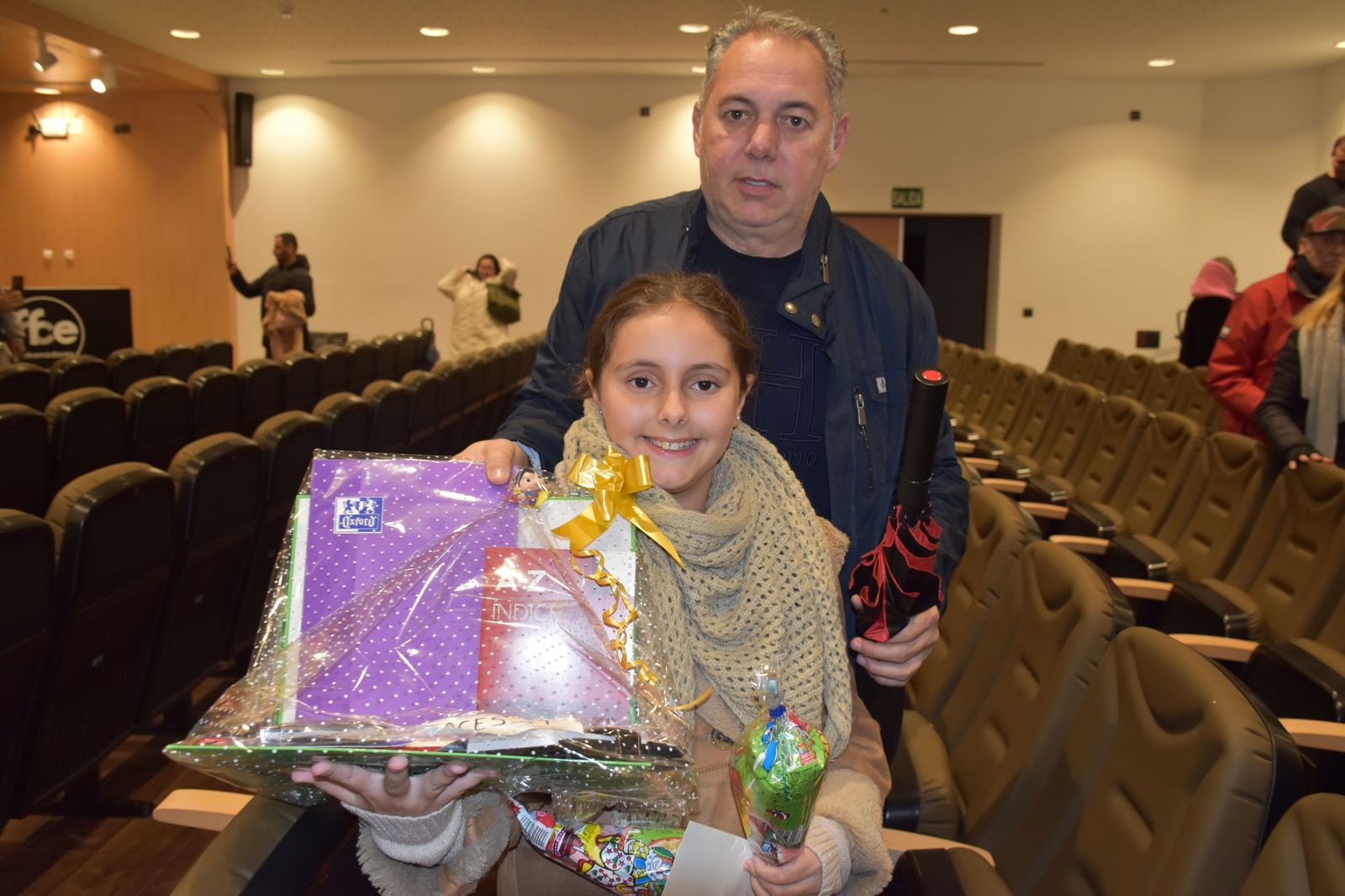 La entrega de premios de la FAMPA por la confección de tarjetas navideñas, en imágenes