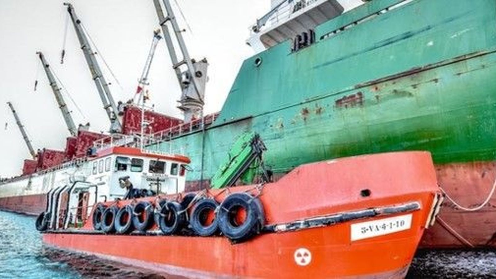 El Puerto de Ceuta acoge su primera operación de limpieza de casco