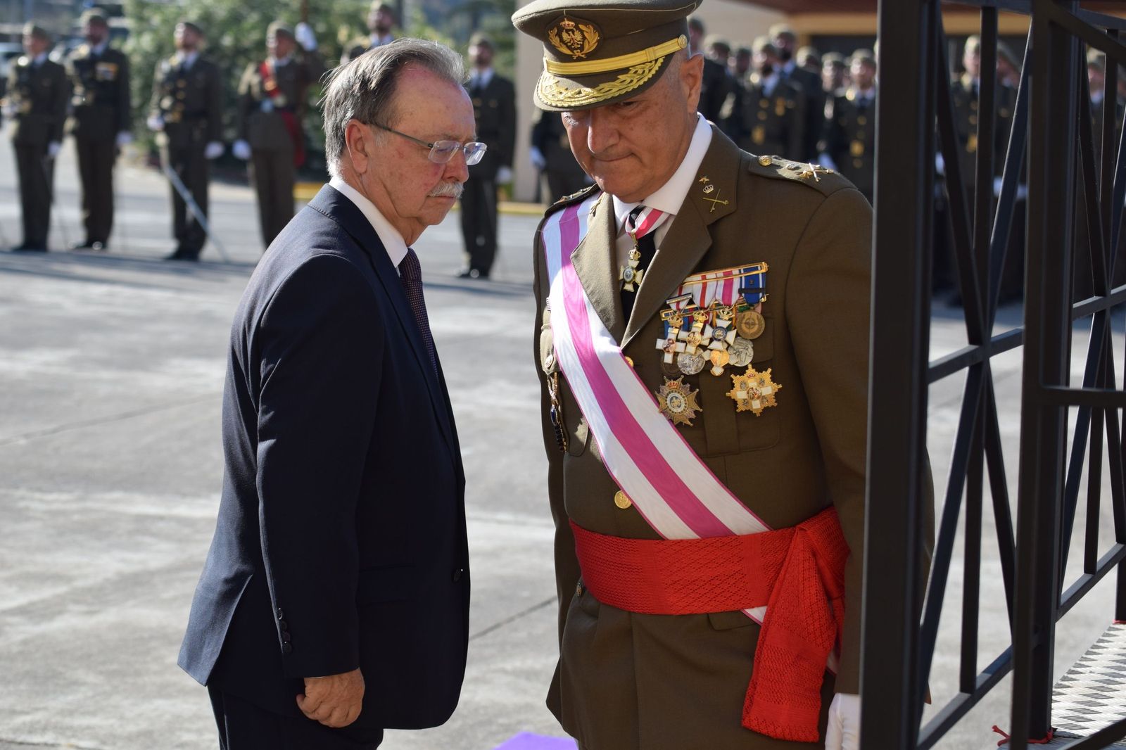 El Regimiento de Ingenieros 7 honra a San Fernando en una solemne parada militar en El Jaral