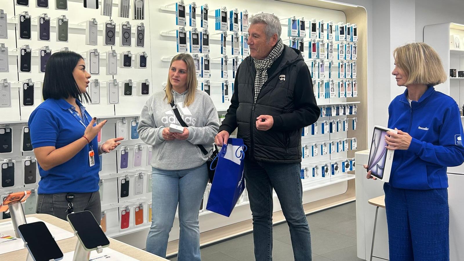 Entrega del sorteo navideño de Centro Comercial Abierto en Rosellimac