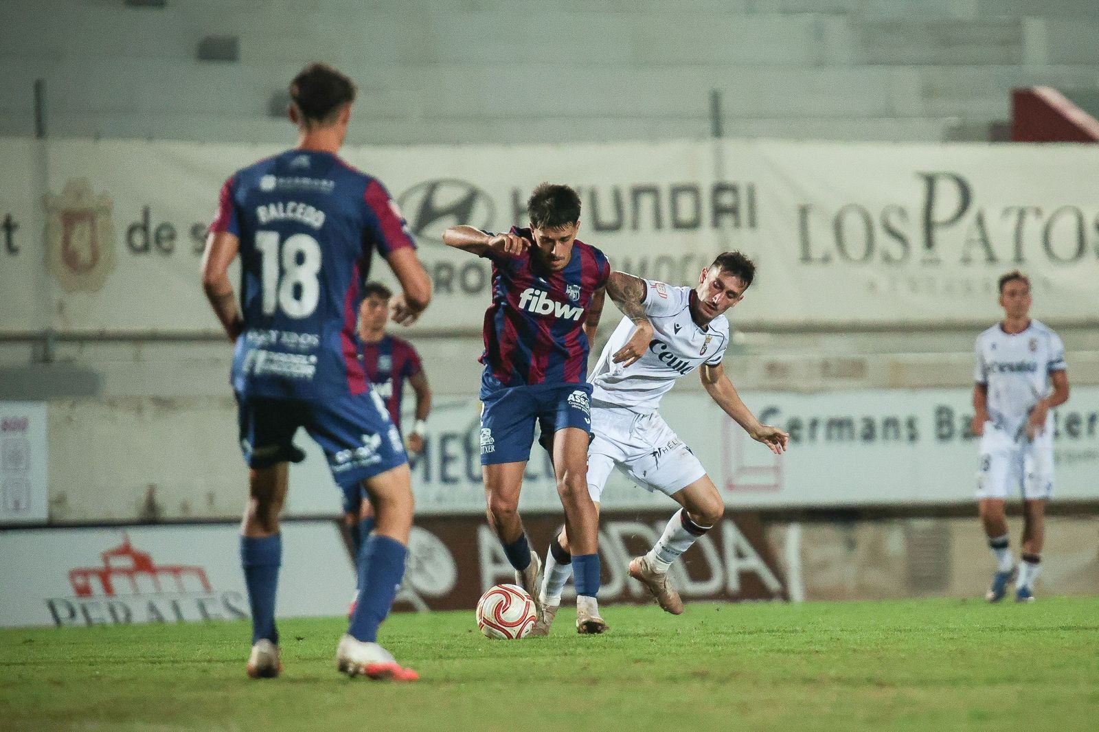Victoria poco convicente del Ceuta ante el Poblense (1-2) para avanzar en Copa
