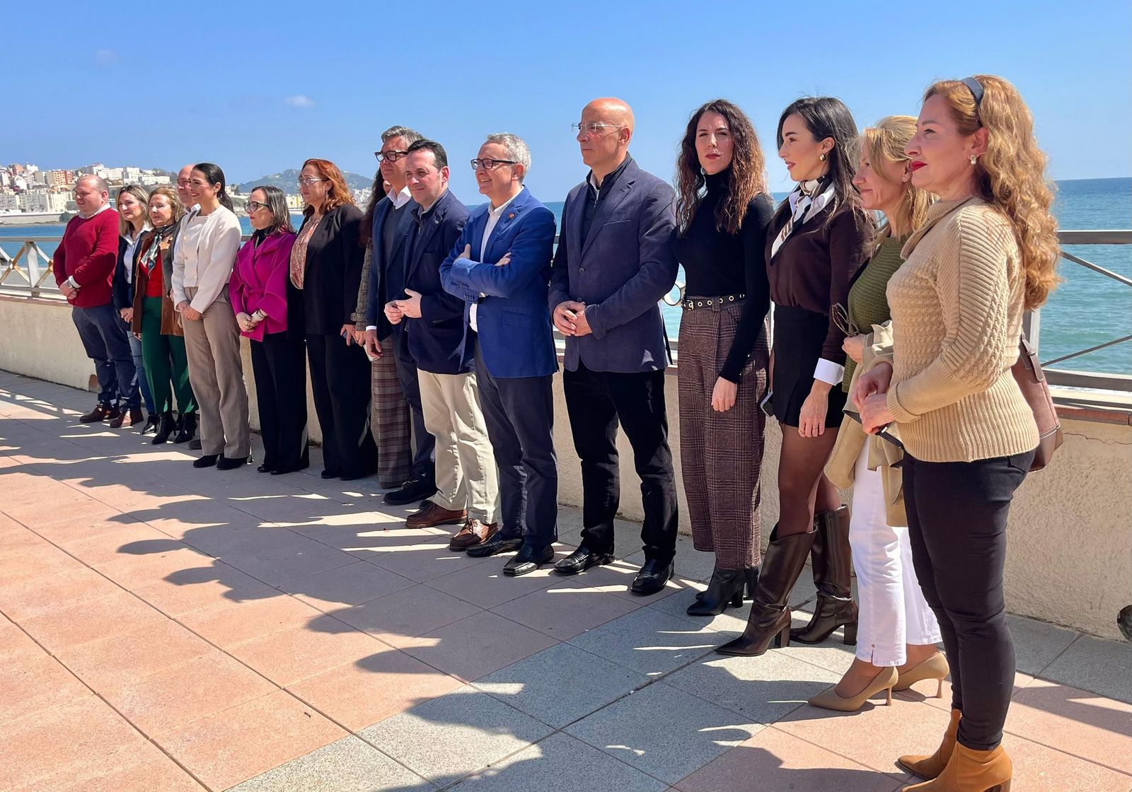 Miembros de Vox Ceuta, Melilla y Andalucía en la explanada del Tarajal durante la visita por la interparlamentaria