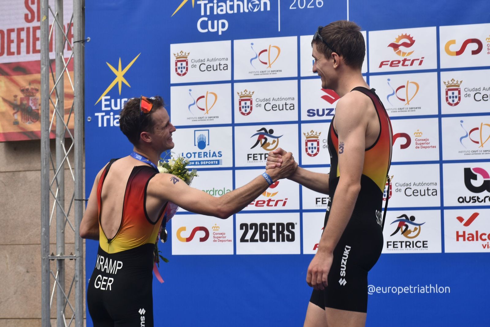 Entrega de trofeos de la Copa de Europa de Triatlón