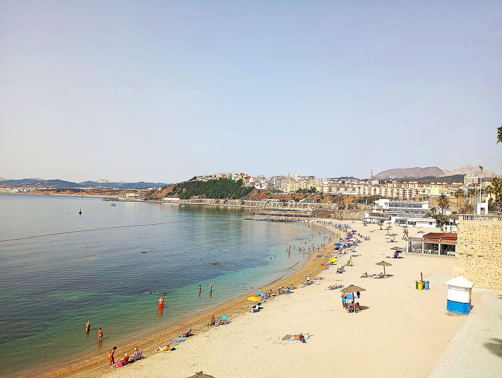 Playa de la Ribera en la mañana de este domingo