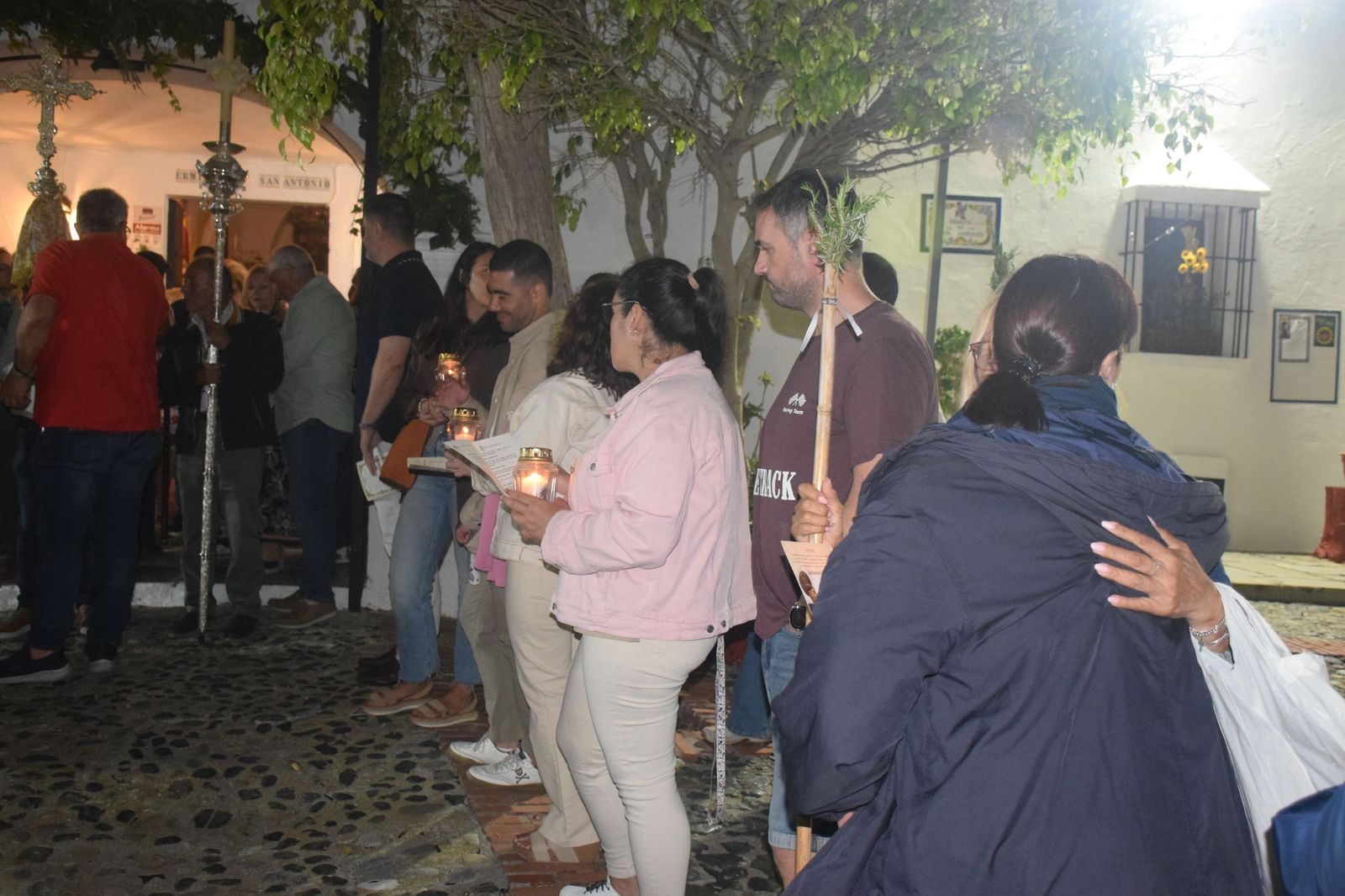 Rosario de antorchas como previa a la Procesión
