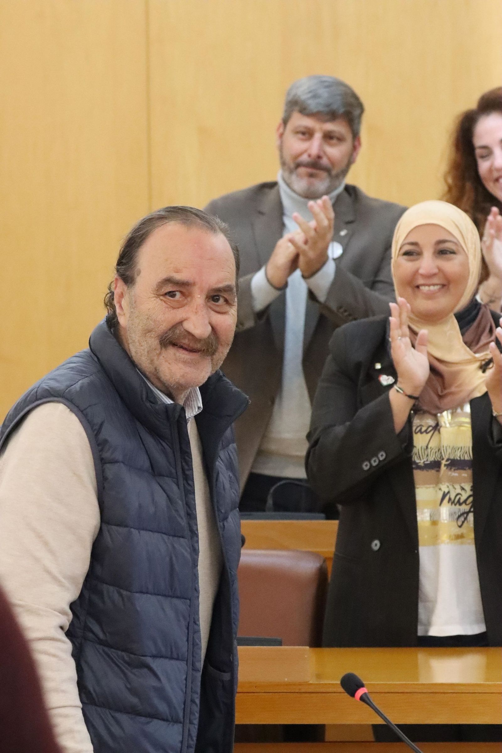 Francisco Muñoz Dick fue homenajeado por los diputados de la asamblea y sus propios compañeros