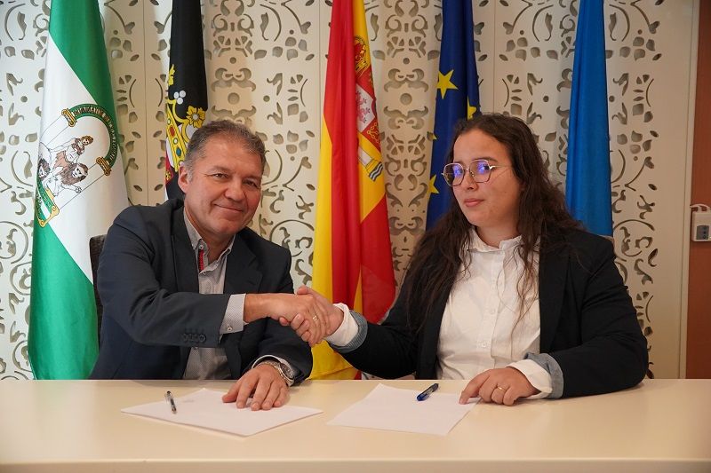 Acuerdo entre la COMCE y Chaara App. / FOTO CEDIDA