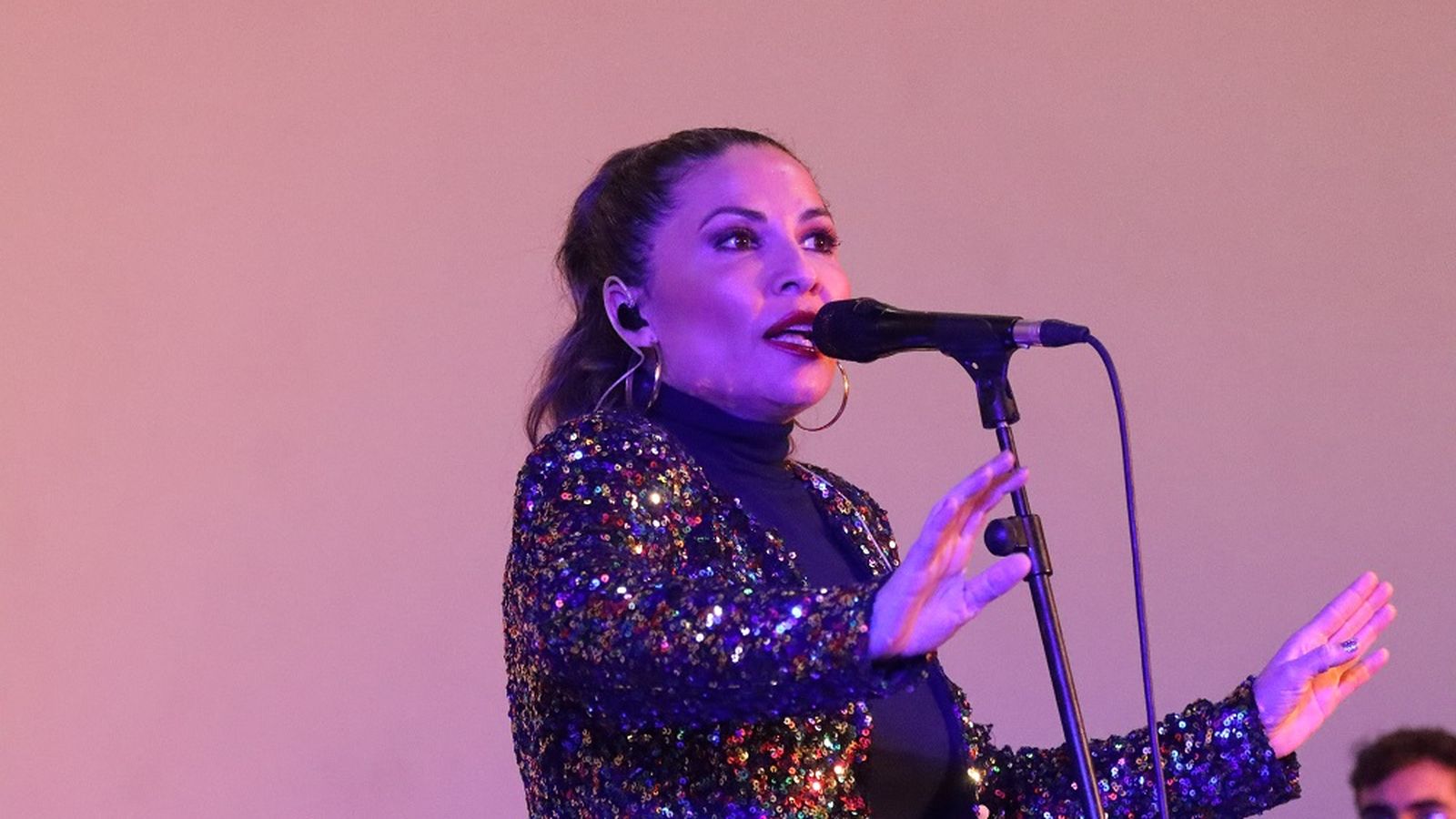 Macarena de la Torre lleva la Navidad a la plaza Nelson Mandela de Ceuta