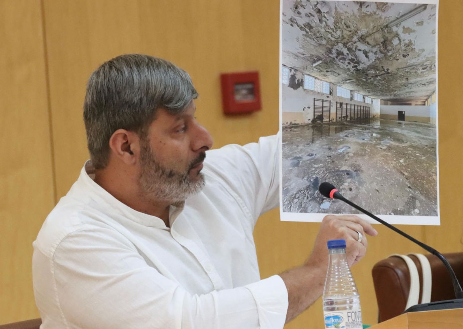 Mohamed Mustafa, durante su intervención ante el pleno Mohamed Mustafa, durante su intervención ante el pleno