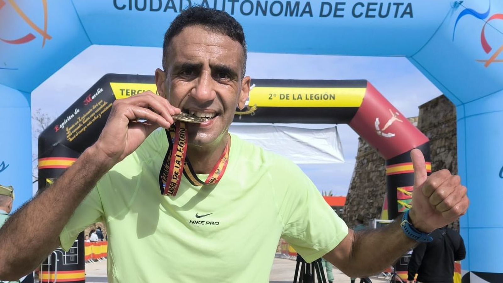 Mohamed Abdesalam, Bily, al llegar a la meta