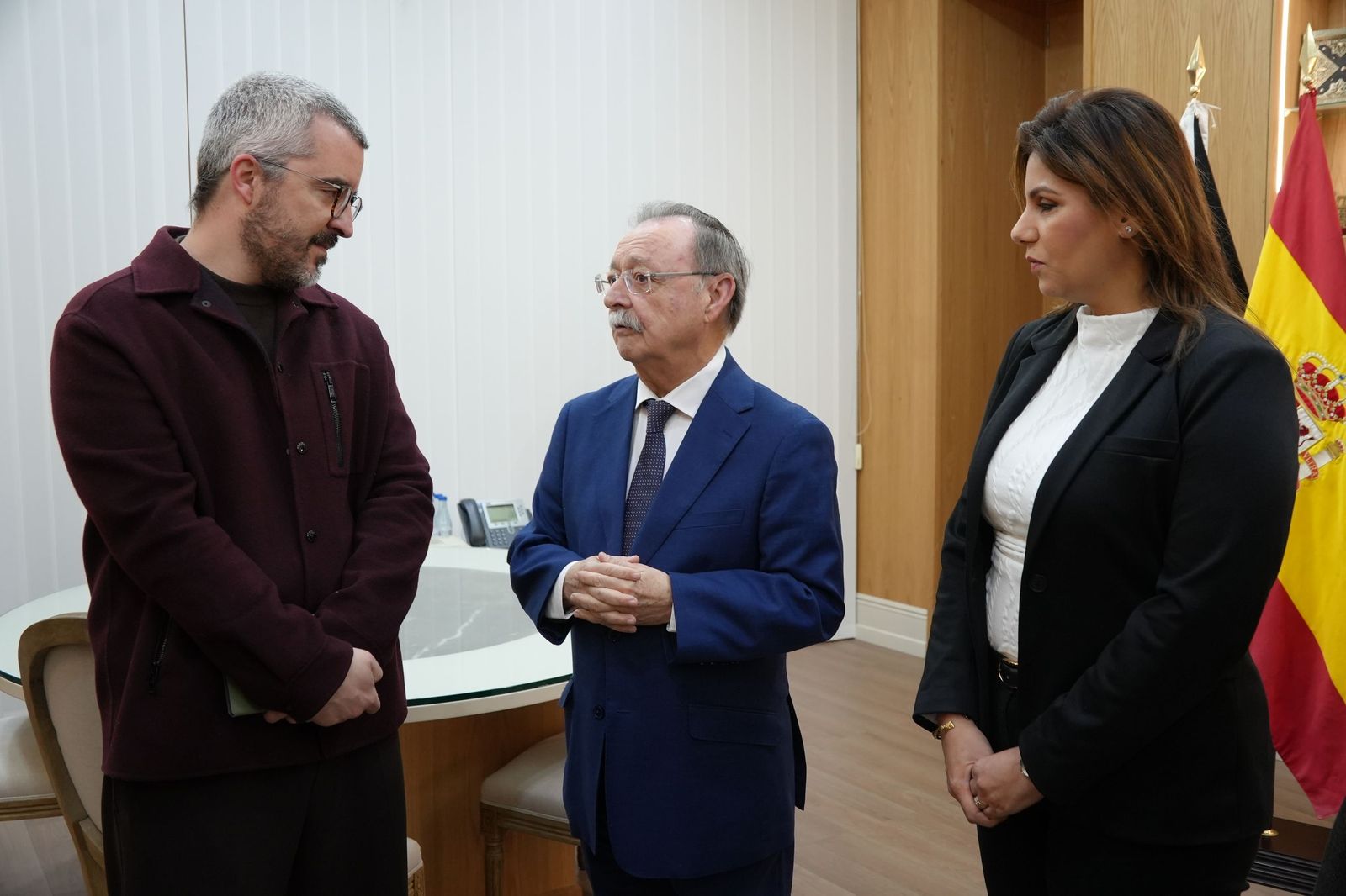 El secretario de Estado de Sanidad, Javier Padilla, junto al presidente de Ceuta y la consejera de Sanidad