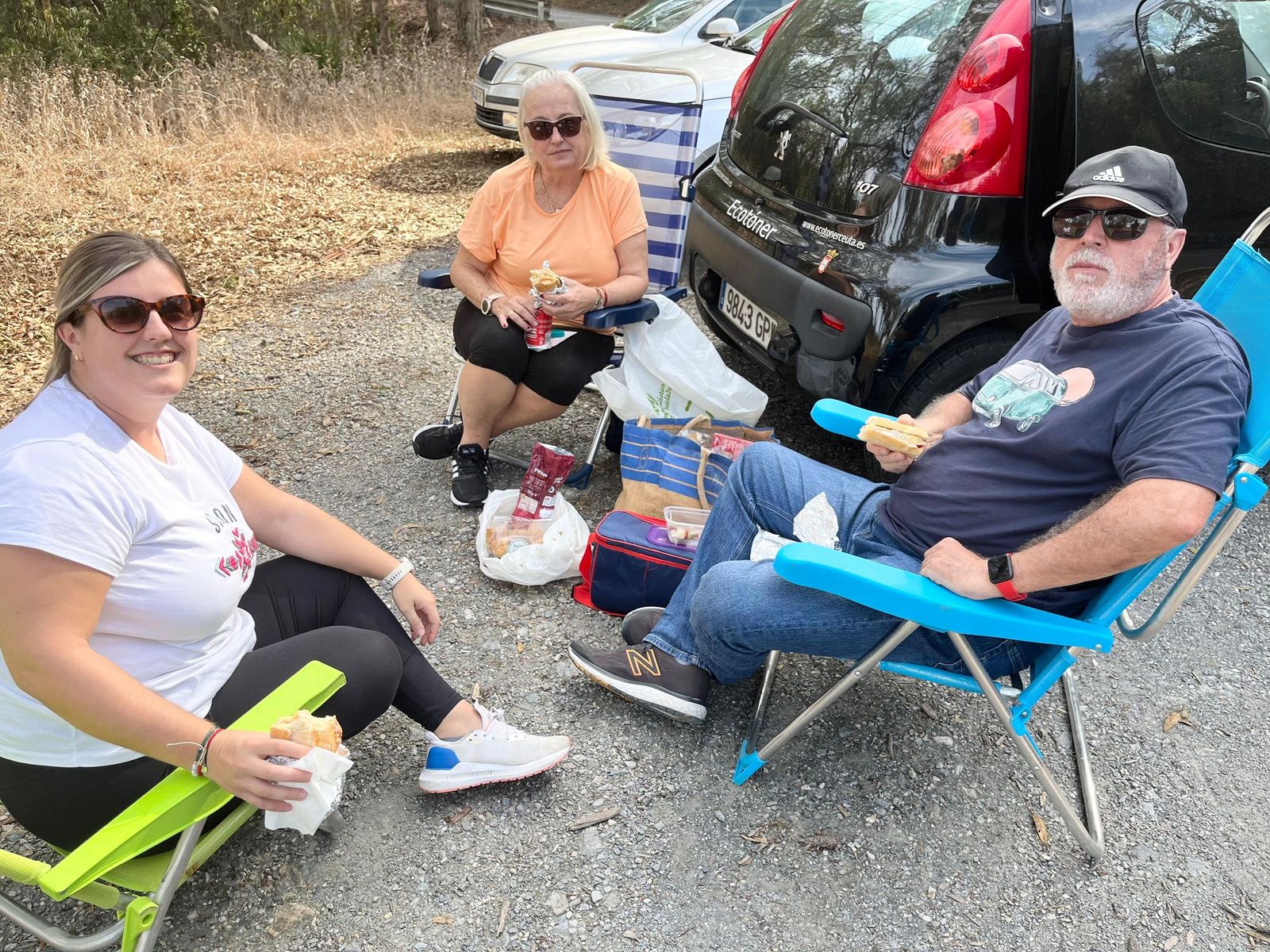 Una Mochila vivida con un ojo puesto en la preservación del entorno natural Una Mochila vivida con un ojo puesto en la preservación del entorno natural