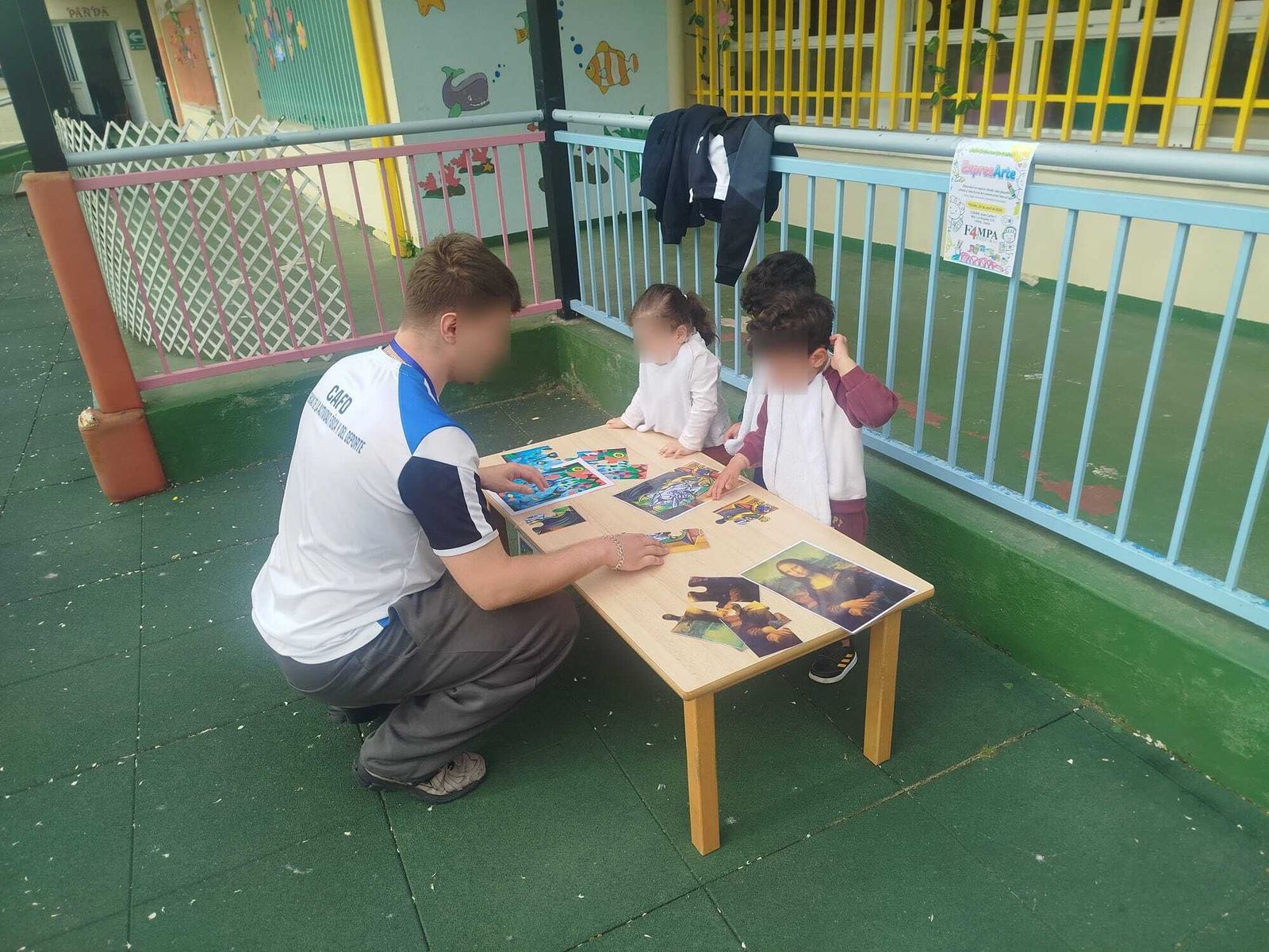 Alumnos durante las actividades relacionadas con el arte