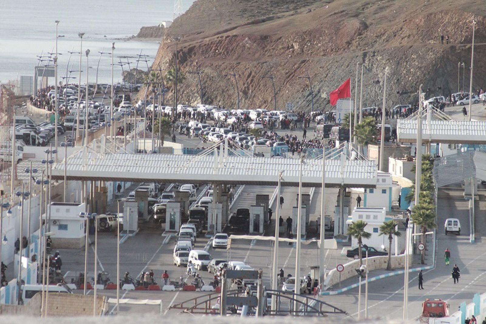 6662_concentracion-frontera-marruecos_001