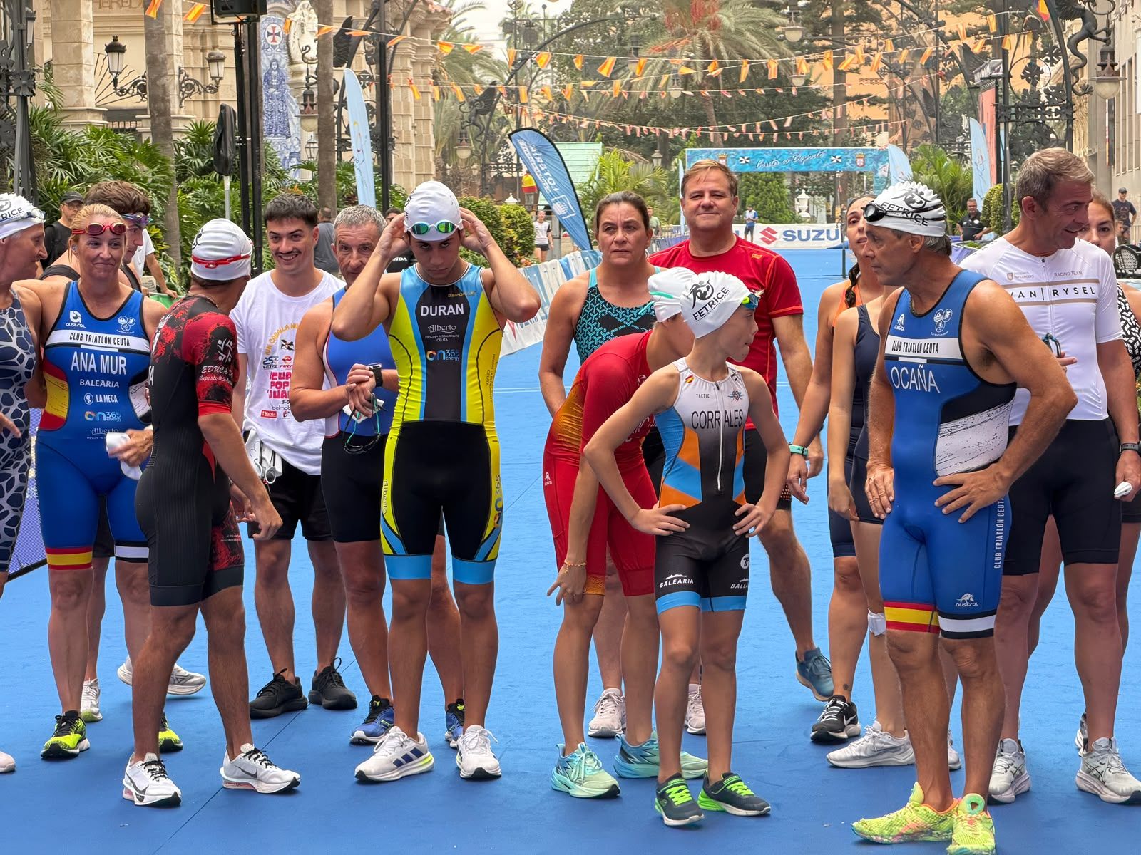 Los aficionados al triatlón en Ceuta se reúnen para participar en el Acuatlón Popular 'Juan Mur' y en la Phoenix Kids Triathlon