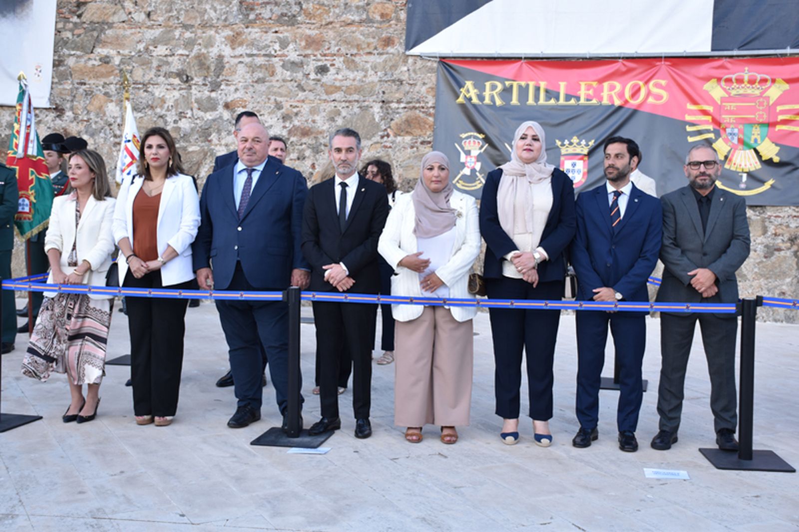 Diputados de los grupos de la Asamblea PSOE y MDyC, además de los consejeros del Gobierno local, acudieron a la cita. / FOTO NICOL´S
