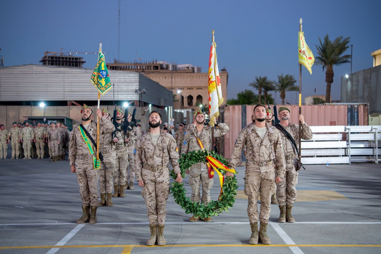 Desde 2015, España participa activamente en Irak dentro de estas iniciativas internacionales. En la OIR, las Fuerzas Armadas españolas trabajan junto a una coalición multinacional contra el terrorismo