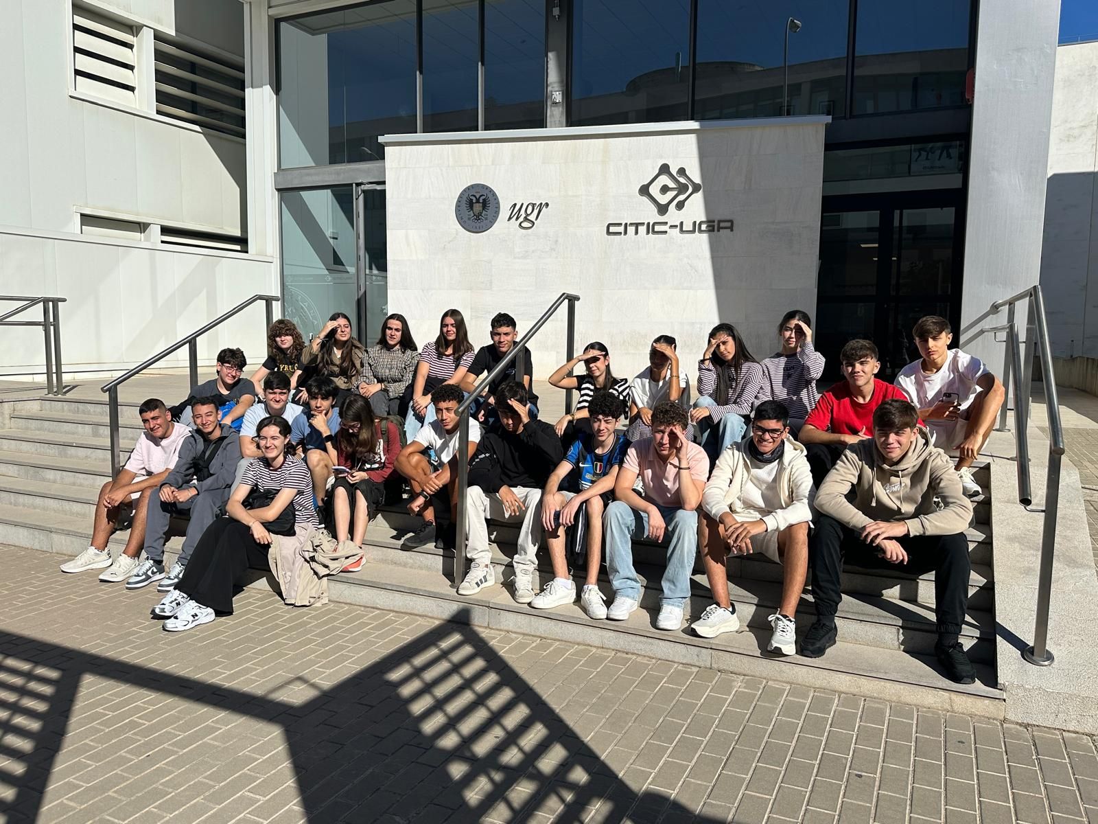 El alumnado del IES Siete Colinas visita los laboratorios de investigación del CITIC de la Universidad de Granada