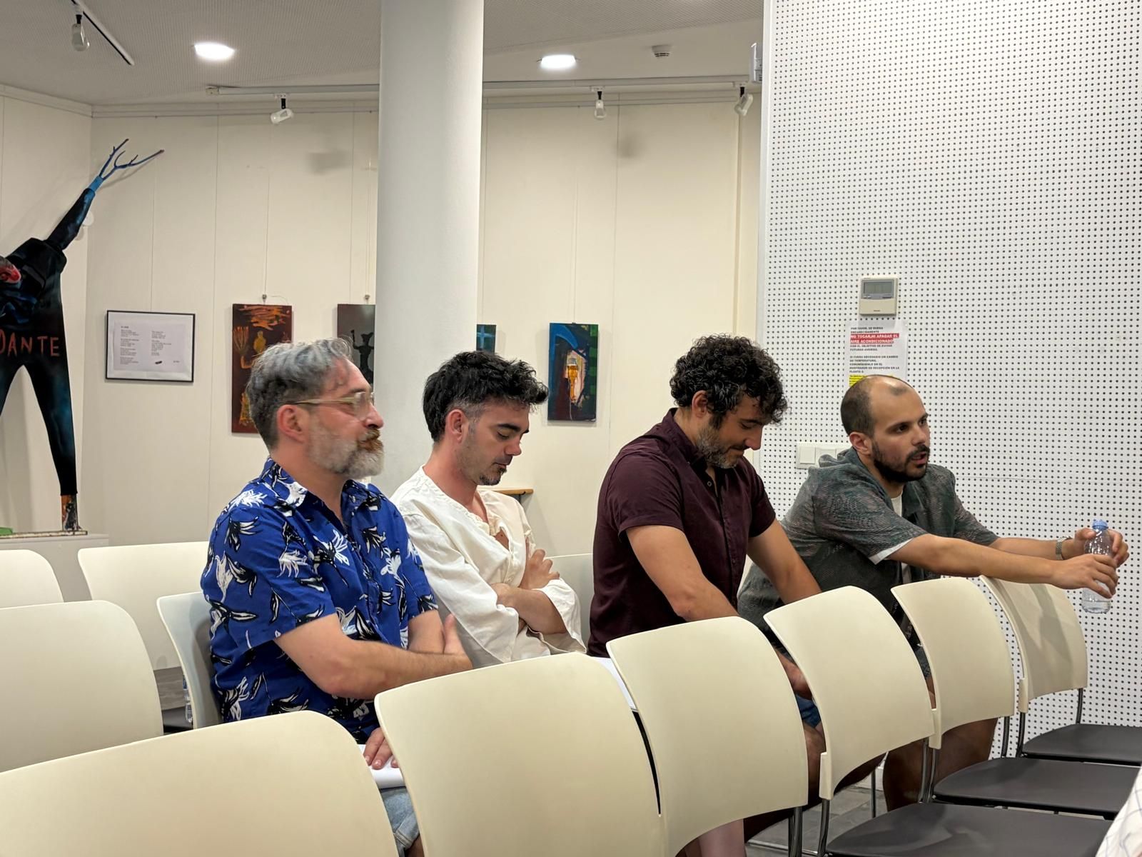 Niños y mayores aprenden y disfrutan de la penúltima jornada de Feria del Libro