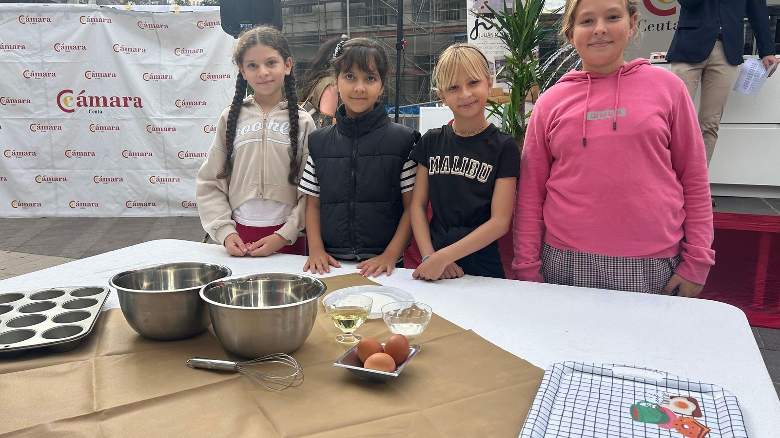 Taller de repostería de Alma 'Cupcake' para alumnos del CEIP Príncipe Felipe por la III Semana Gastronómica y Sostenible de Ceuta