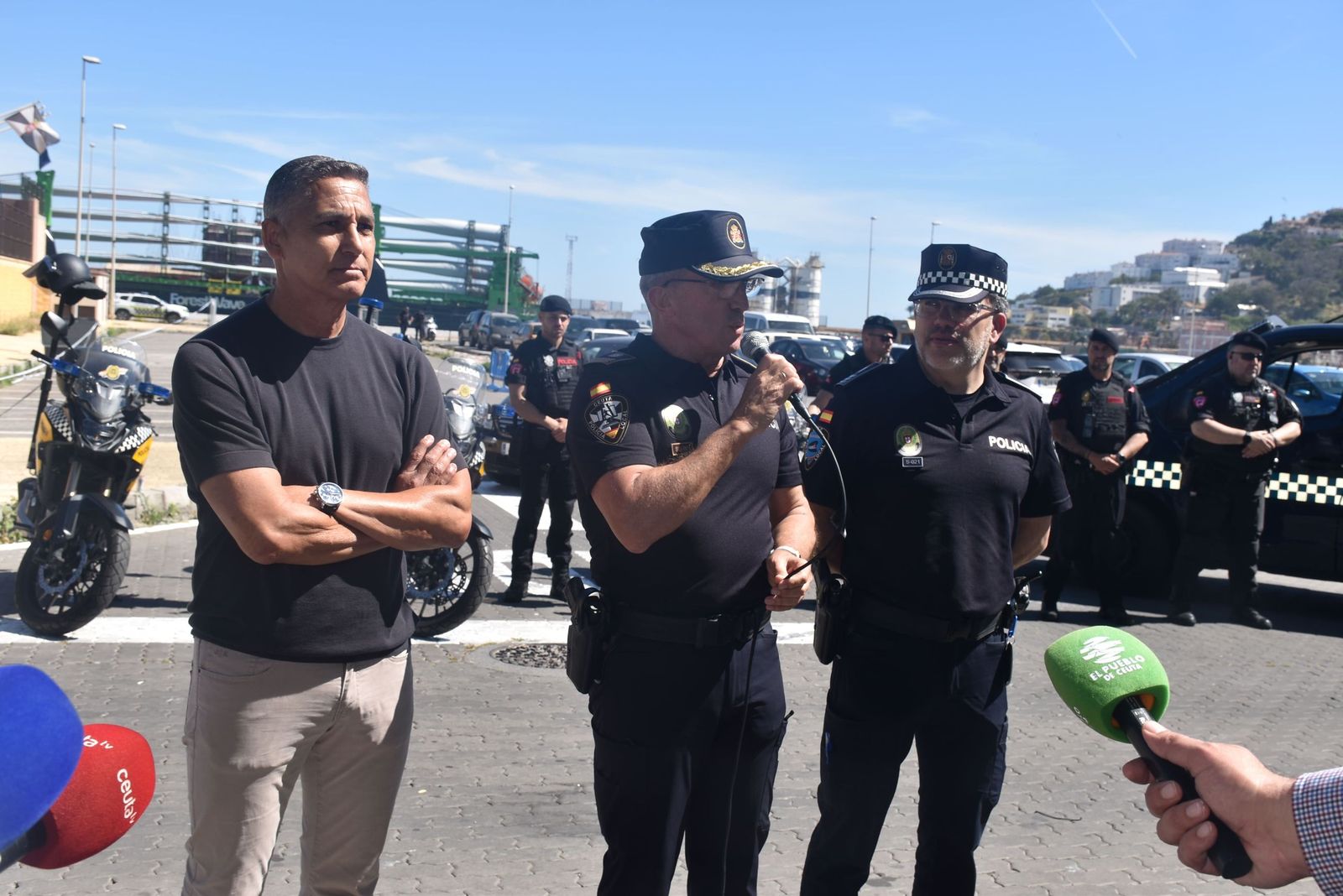 La Policía Local deslumbra a los pequeños de varios centros escolares