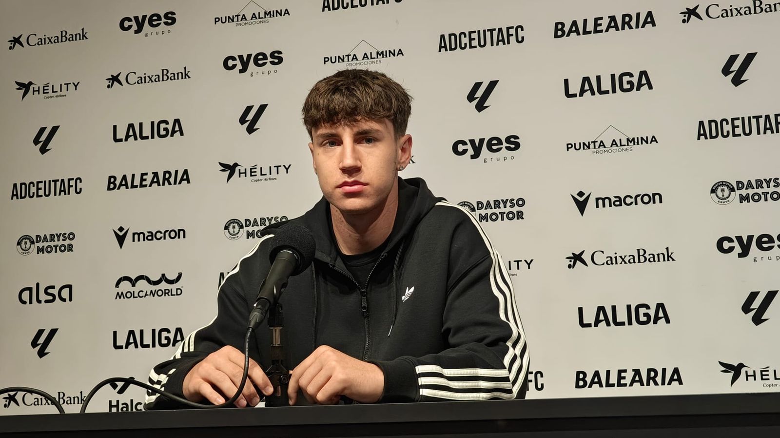 El delantero de la AD Ceuta, Marc Doménech quiere cerrar la temporada “sin problemas físicos y con buenas sensaciones” y resalta que regresa tras su lesión con la ambición intacta