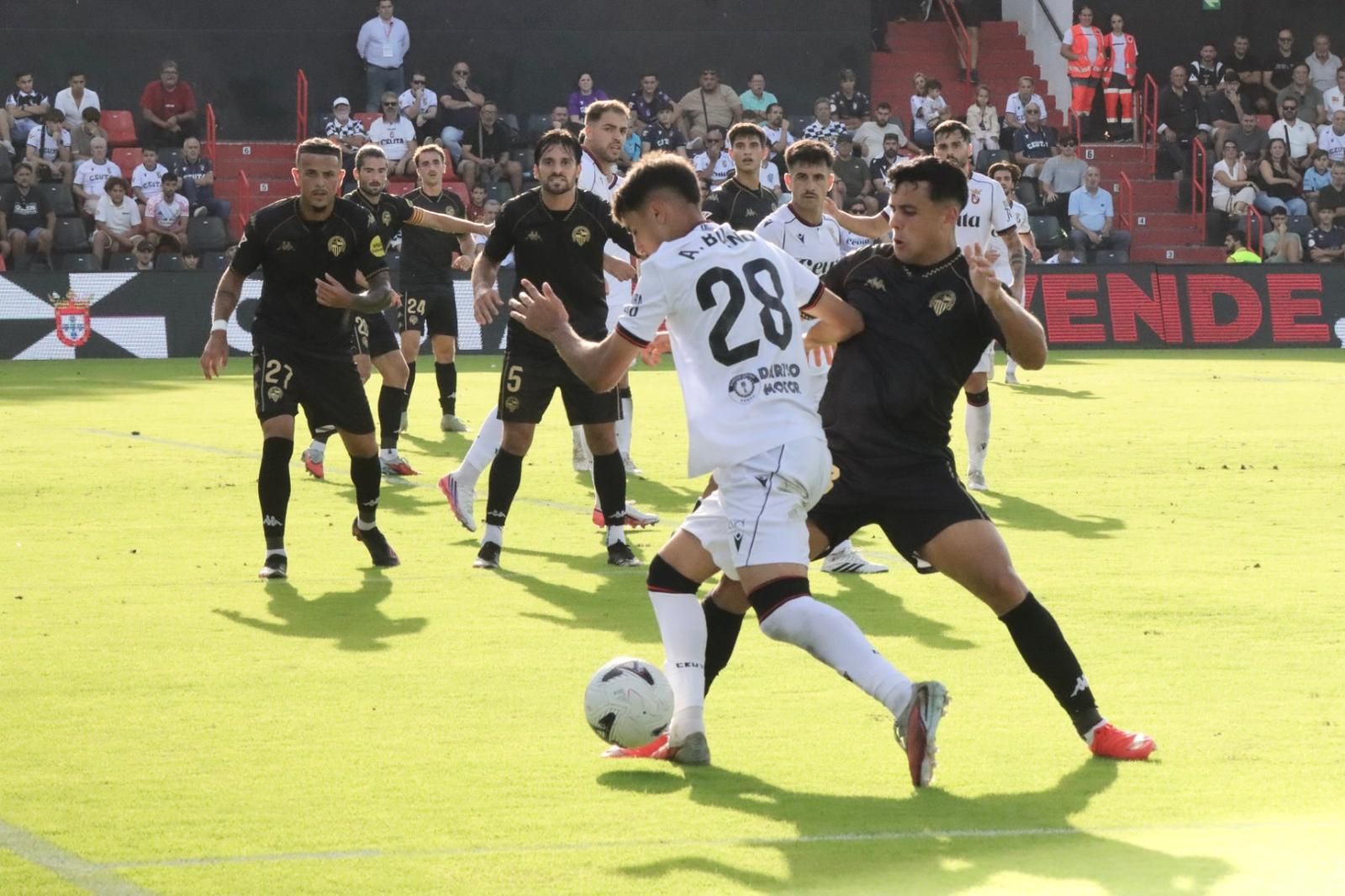 (1-2) Una AD Ceuta, espesa, pierde ante un buen Sabadell