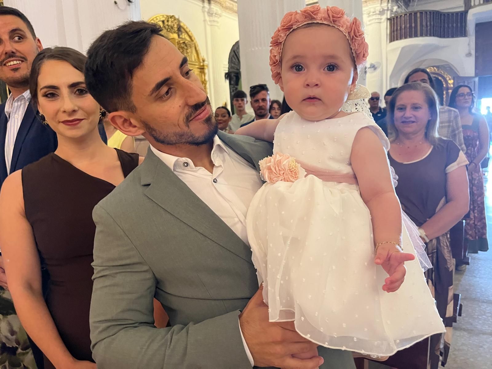 Gabriela, Manuel y Jimena reciben el Sacramento del Bautismo en el Santuario