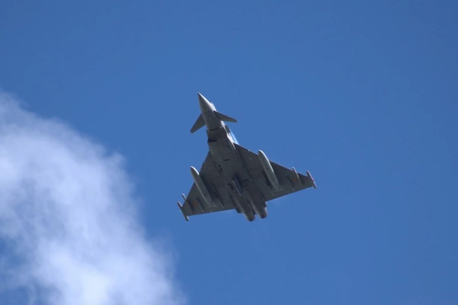 Rugido en el cielo de Ceuta: cazas de élite toman el control en pleno ejercicio militar