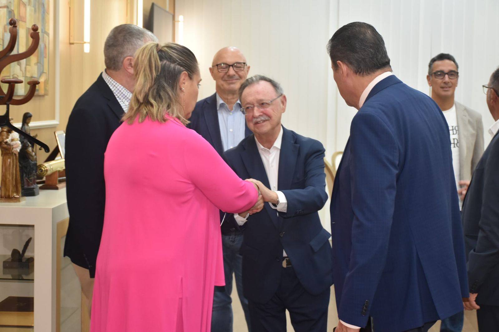 El presidente Juan Vivas recibe en el palacio autonómico a Roncero