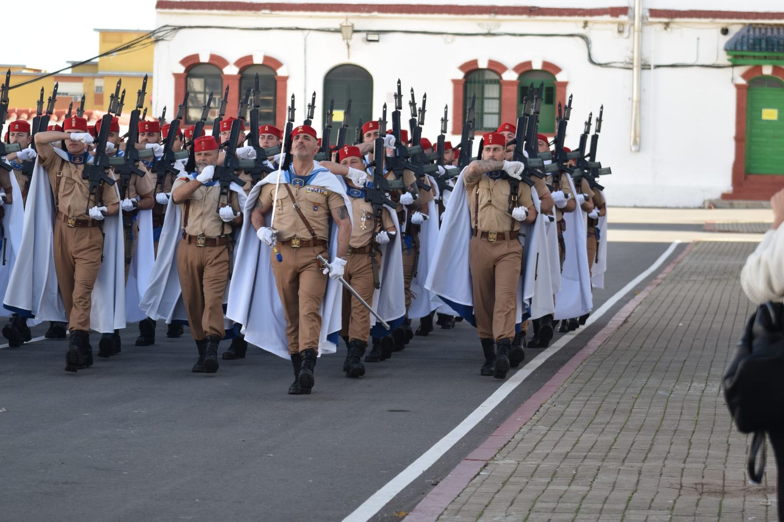 Regulares se viste de gala en honor de la Patrona de Infantería