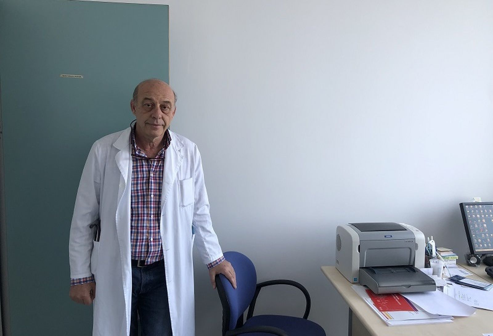 Francisco Sierra posando en su despacho para una entrevista de El Pueblo en 2019. / FOTO E.P.