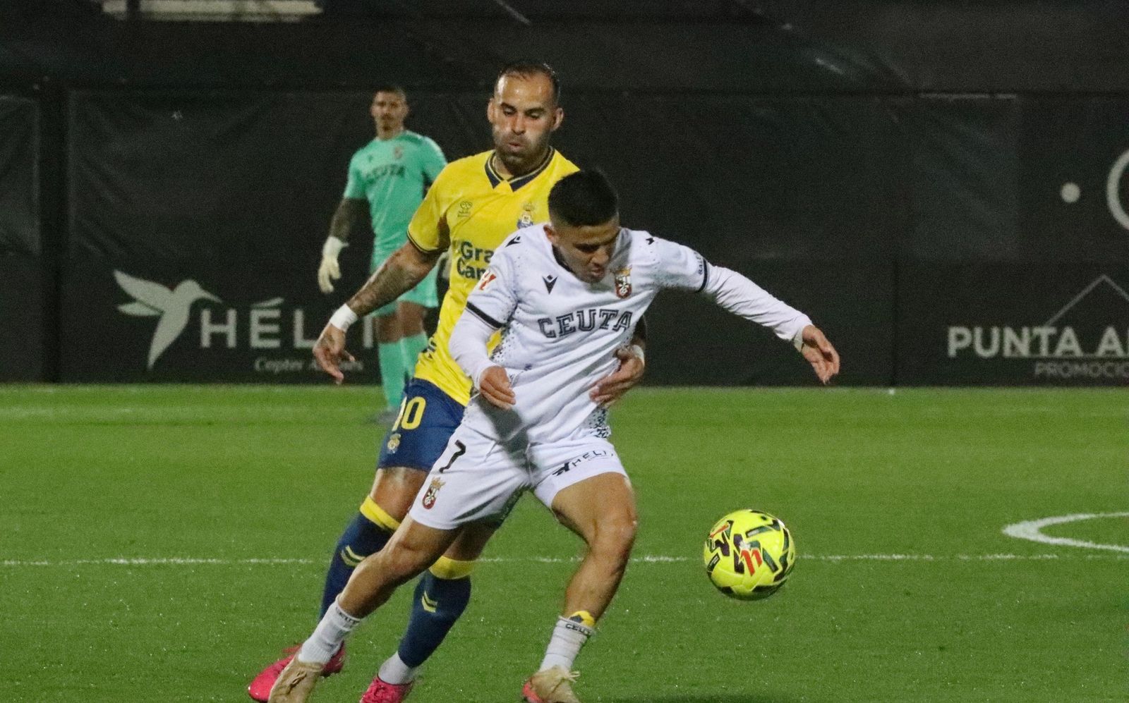 El primer tiempo entre AD Ceuta y Las Palmas se vive con 0-0 en el Alfonso Murube
