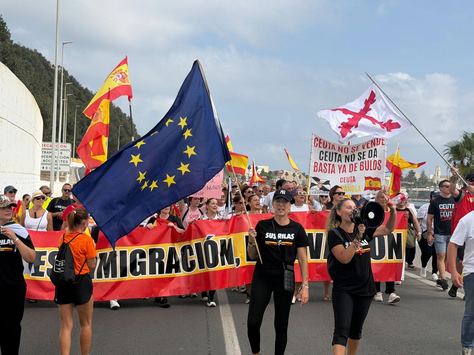 Ceuta vuelve a echarse a las calles para recordar que "Un caballa nunca se rinde"