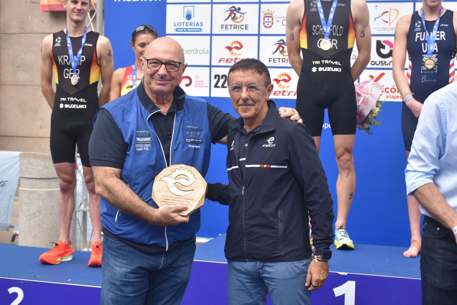 Entrega de trofeos de la Copa de Europa de Triatlón