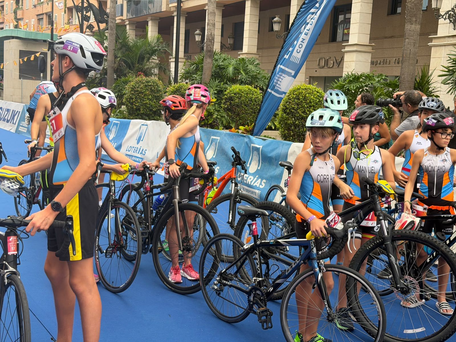 Los aficionados al triatlón en Ceuta se reúnen para participar en el Acuatlón Popular 'Juan Mur' y en la Phoenix Kids Triathlon
