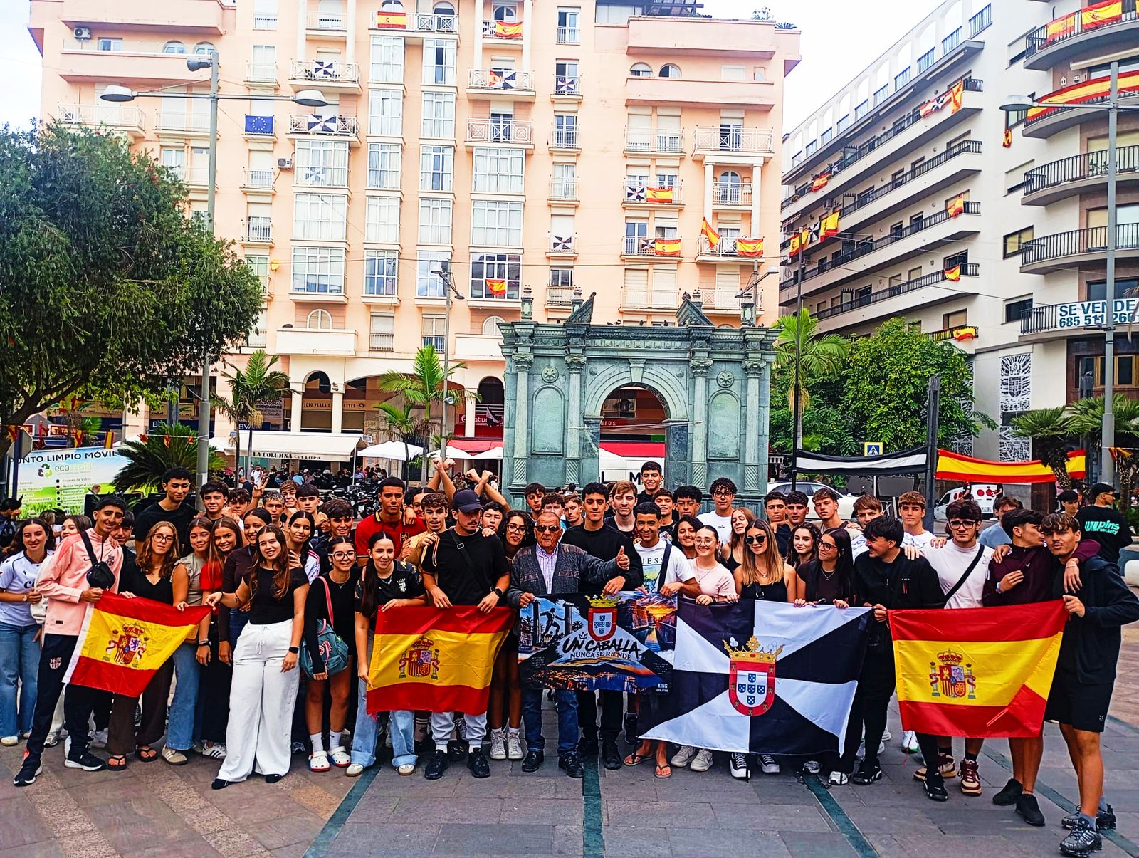 Los alumnos, concentrados frente a Delegación del Gobierno