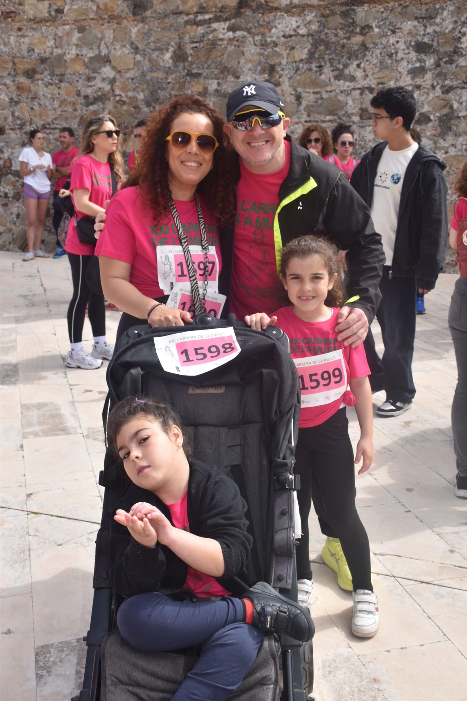 Ceuta se viste de rosa para abrazarse a la vida