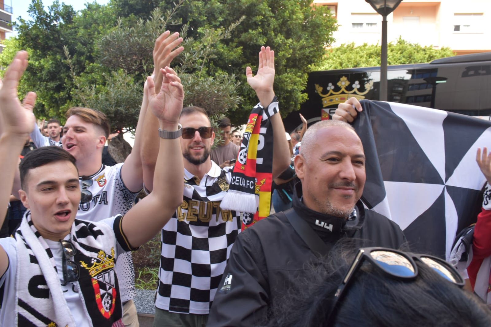 Incansables acuden a Cádiz para ver ganar al Ceuta Incansables acuden a Cádiz para ver ganar al Ceuta
