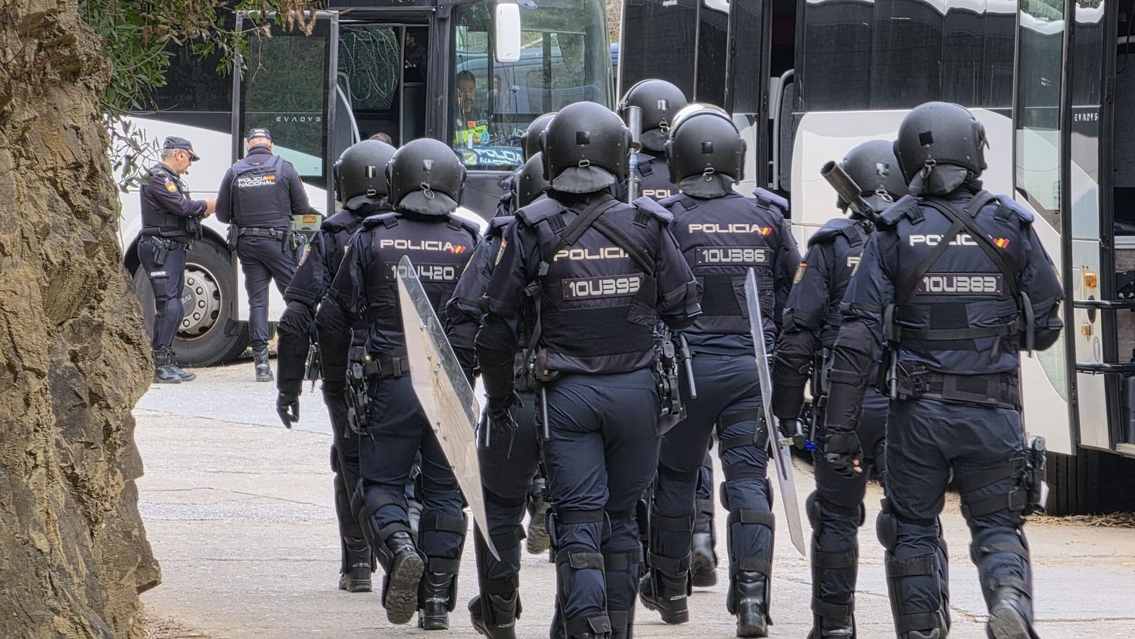 Amplio despliegue de la UIP en el CETI de Ceuta para proceder a la expulsión de decenas de migrantes