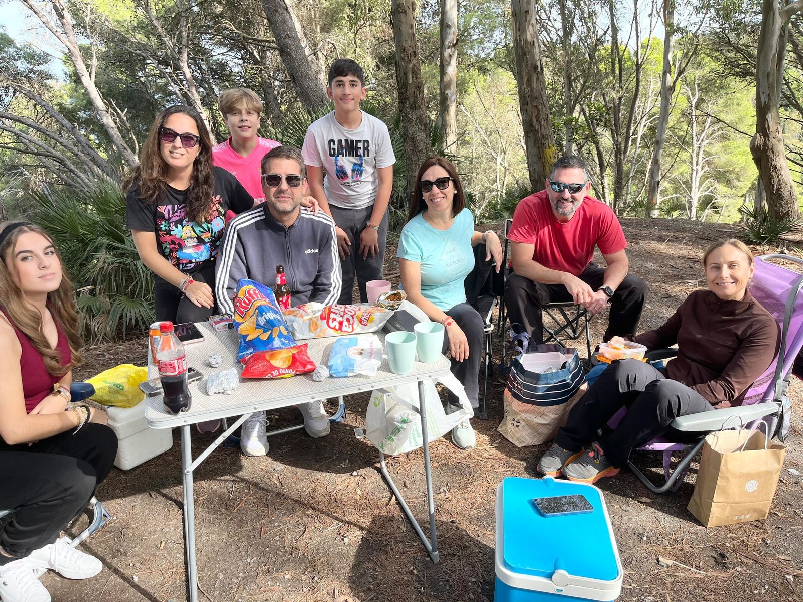 Una Mochila vivida con un ojo puesto en la preservación del entorno natural Una Mochila vivida con un ojo puesto en la preservación del entorno natural