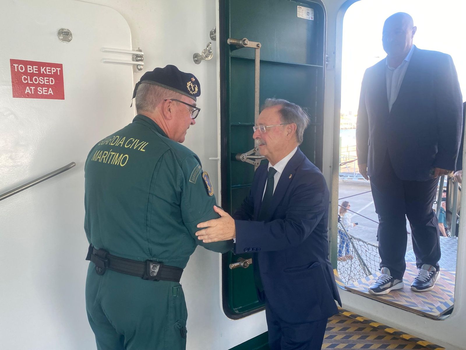 La Guardia Civil muestra sus medios a los escolares