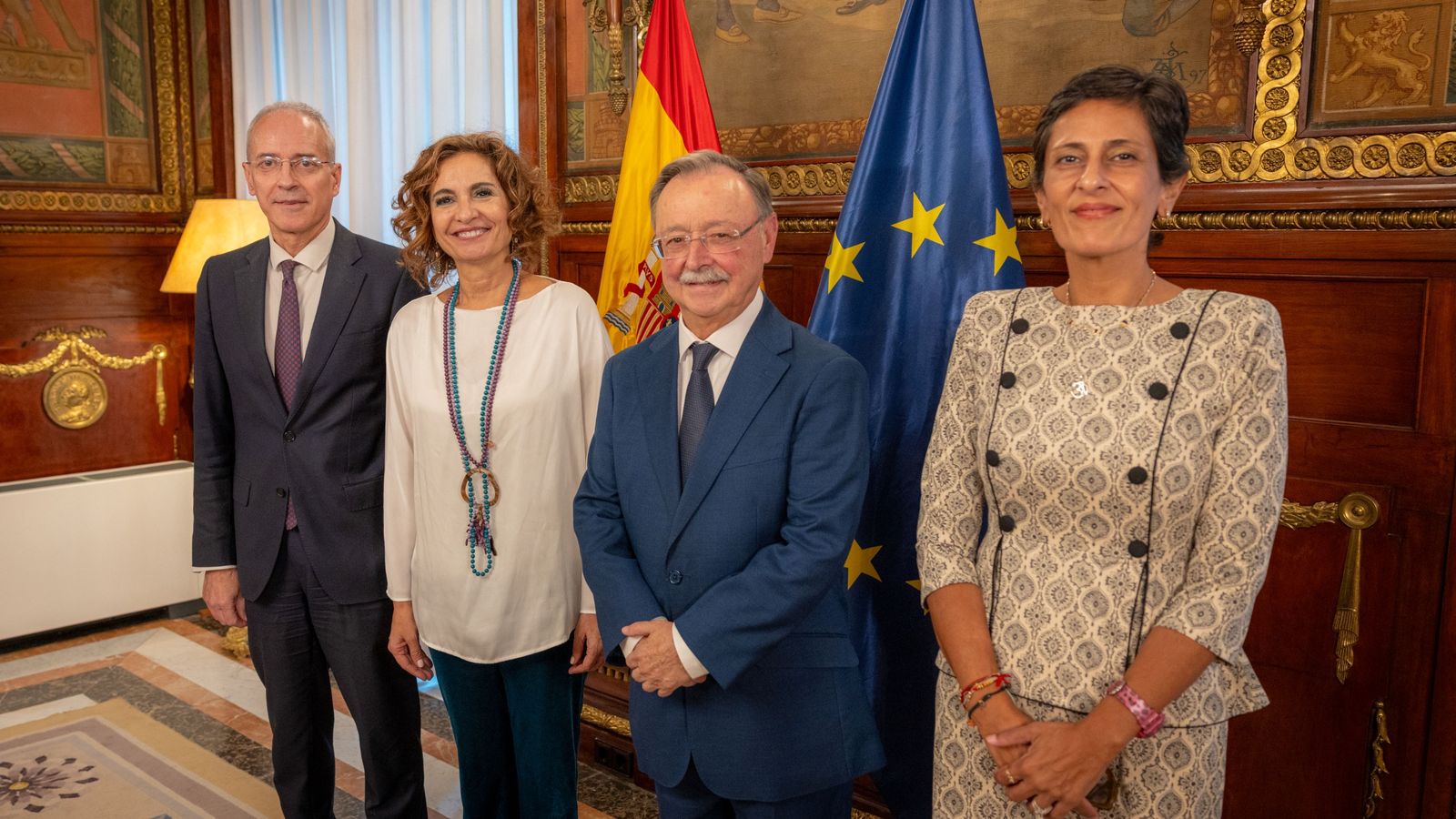 El presidente de la Ciudad Autónoma de Ceuta, Juan Vivas, ha valorado este jueves como “muy satisfactoria” la reunión mantenida en Madrid con la vicepresidenta primera y ministra de Hacienda, María Jesús Montero, en la que también han participado la consejera de Hacienda, Transformación Económica y Transición Digital, Kissy Chandiramani, y el secretario de Estado de Hacienda, Jesús Gascón El presidente de la Ciudad Autónoma de Ceuta, Juan Vivas, ha valorado este jueves como “muy satisfactoria” la reunión mantenida en Madrid con la vicepresidenta primera y ministra de Hacienda, María Jesús Montero, en la que también han participado la consejera de Hacienda, Transformación Económica y Transición Digital, Kissy Chandiramani, y el secretario de Estado de Hacienda, Jesús Gascón