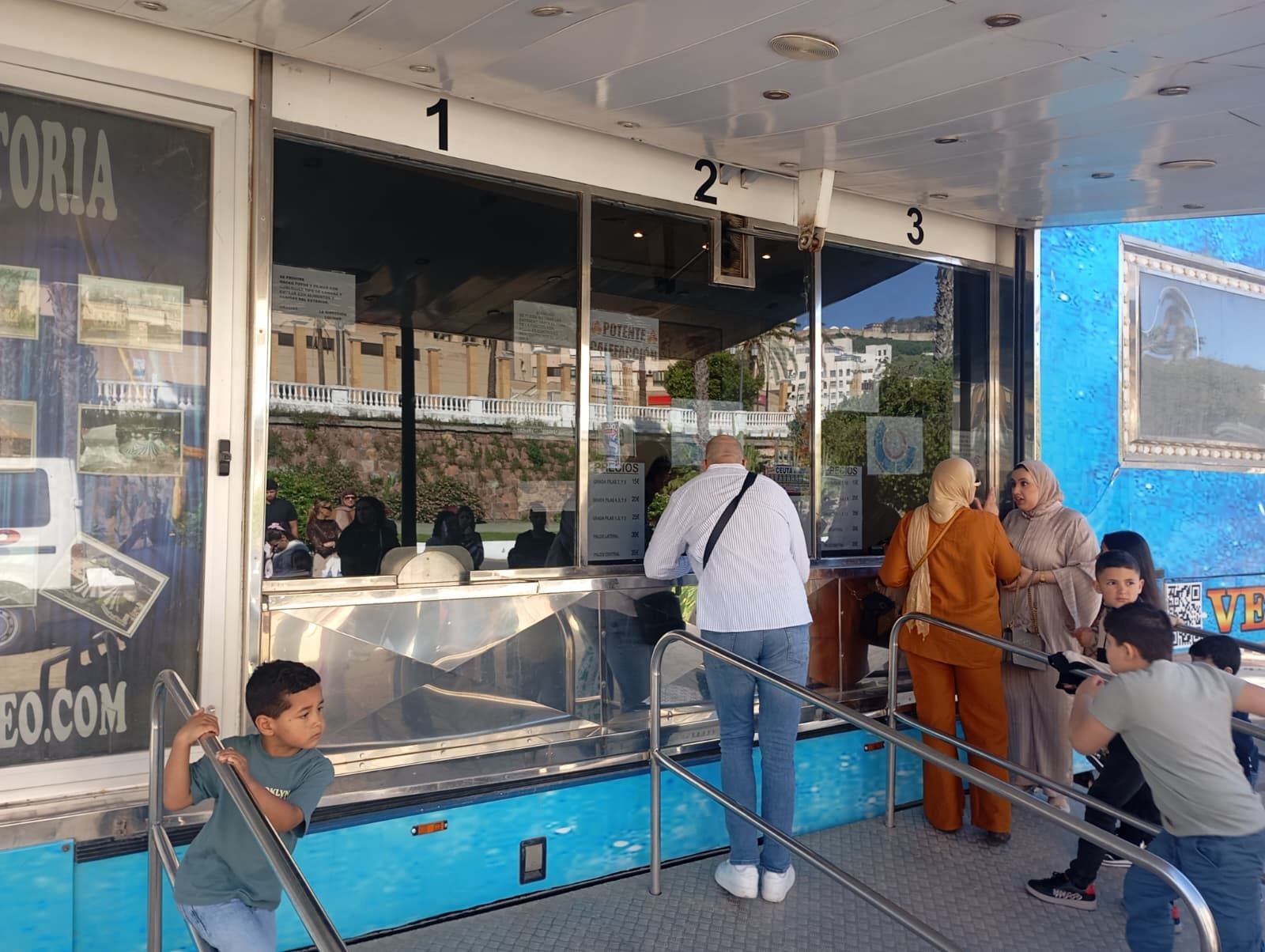 Éxito de público en la primera función del Circo Coliseo en Ceuta