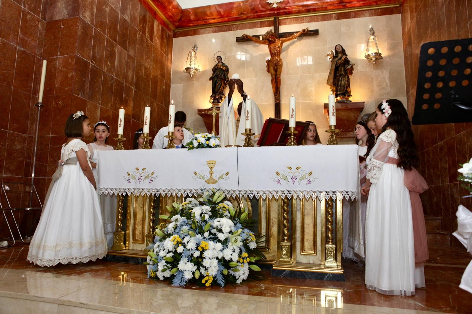 Comuniones en la Parroquia de Santa Teresa de Jesús