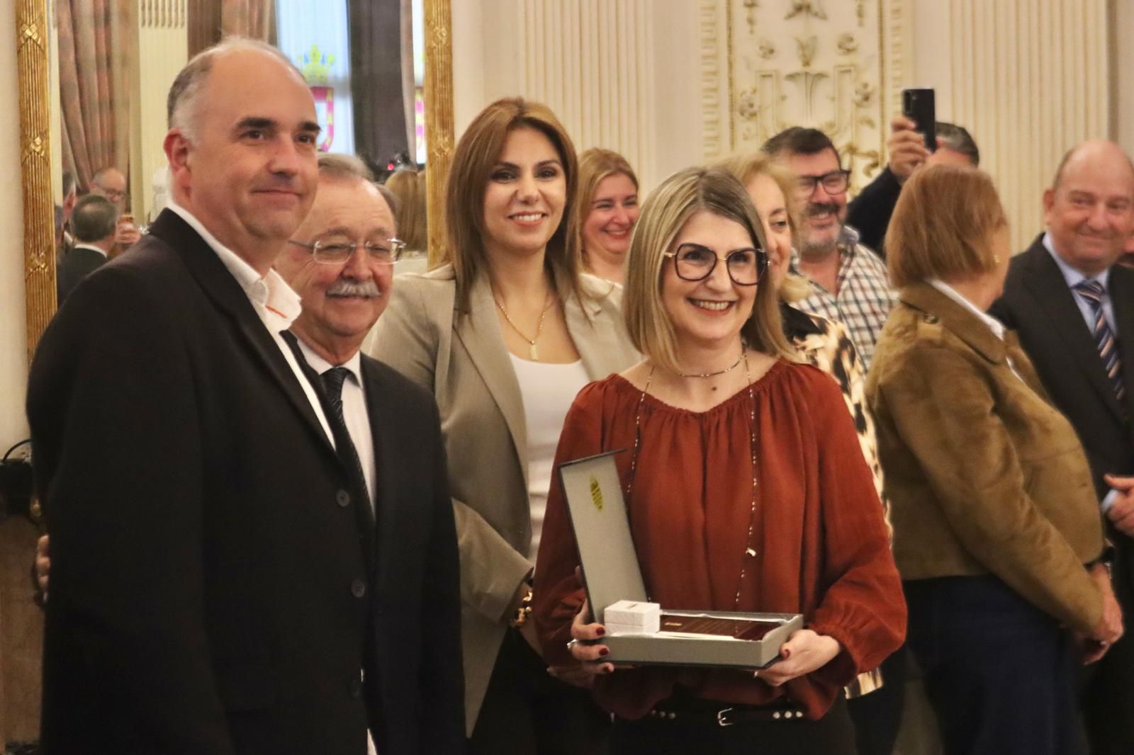 Acto de entrega de reconocimientos por el Día del Funcionario en el Salón del Trono