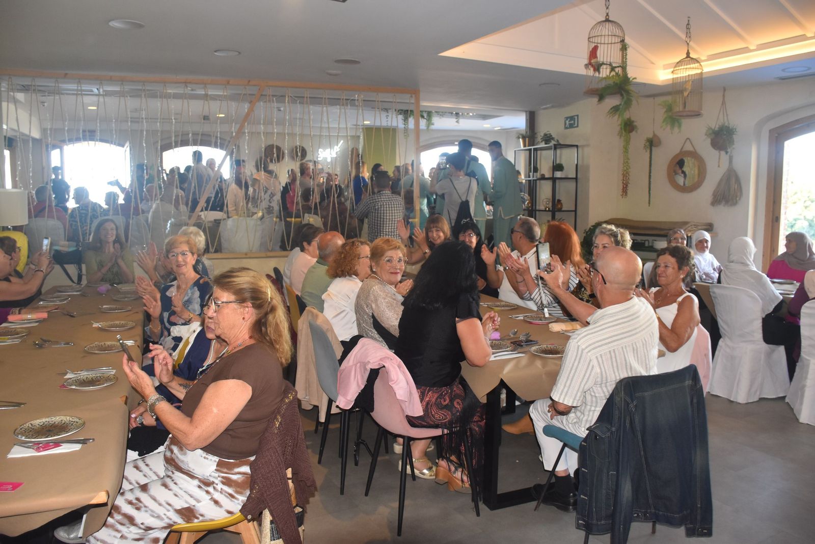 La tradicional Fiesta del Sacrificio reúne a 200 mayores entre música, baile y tradición